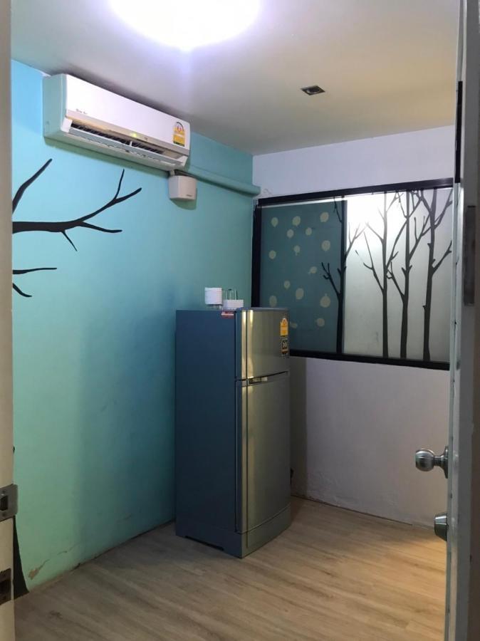 Rod Fai Fah Apartment Bangkok Exterior photo
